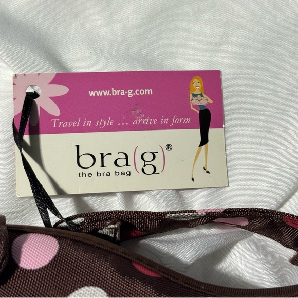 Bra(g) “The Bra Bag” – Hard Shell Travel Case – Polka Dot – Brown/Pink/White - Picture 3 of 12